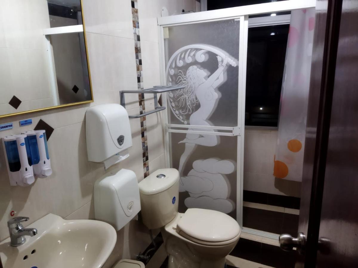 Hotel Velanez Suite 里奥班巴 外观 照片