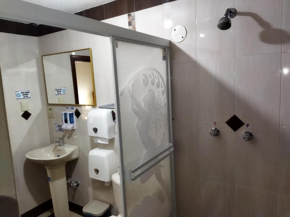 Hotel Velanez Suite 里奥班巴 外观 照片